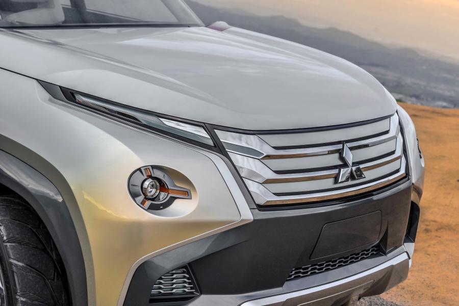  Mitsubishi Concept GC-PHEV 2015 года  (фото 22 из 31)